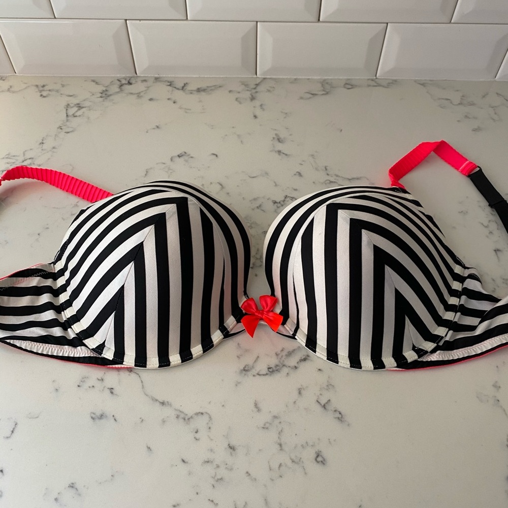Like New Victoria’s’s Secret Bra